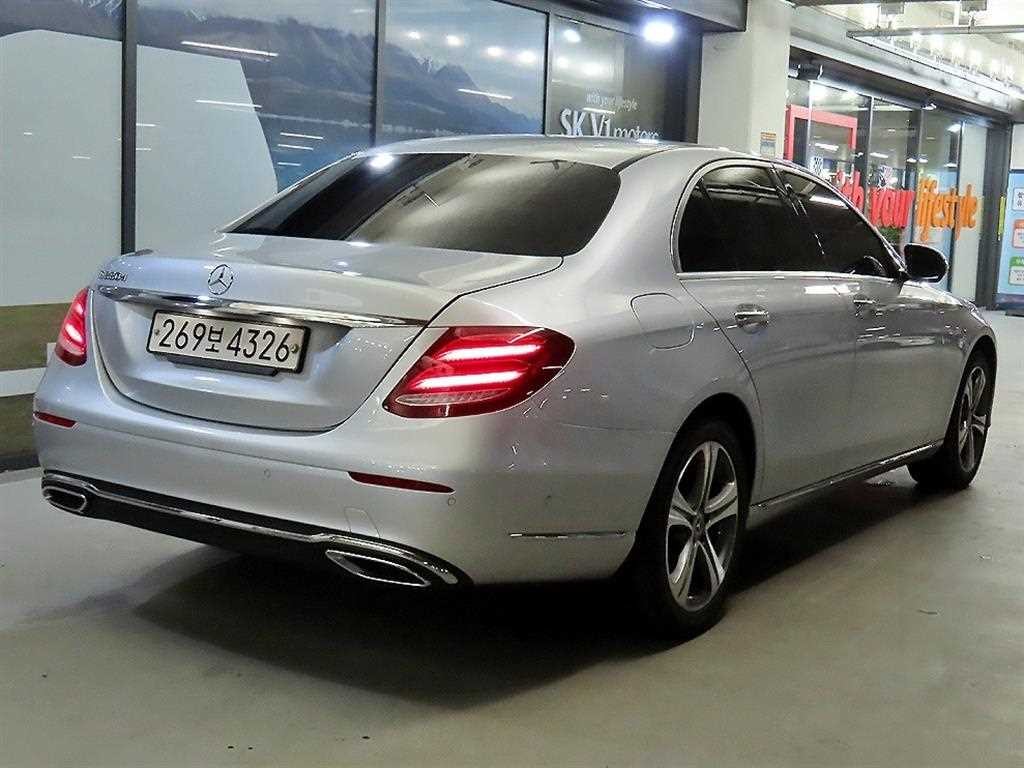 벤츠 E 클래스 E-클래스 W213 E220d 익스클루시브 이미지 4