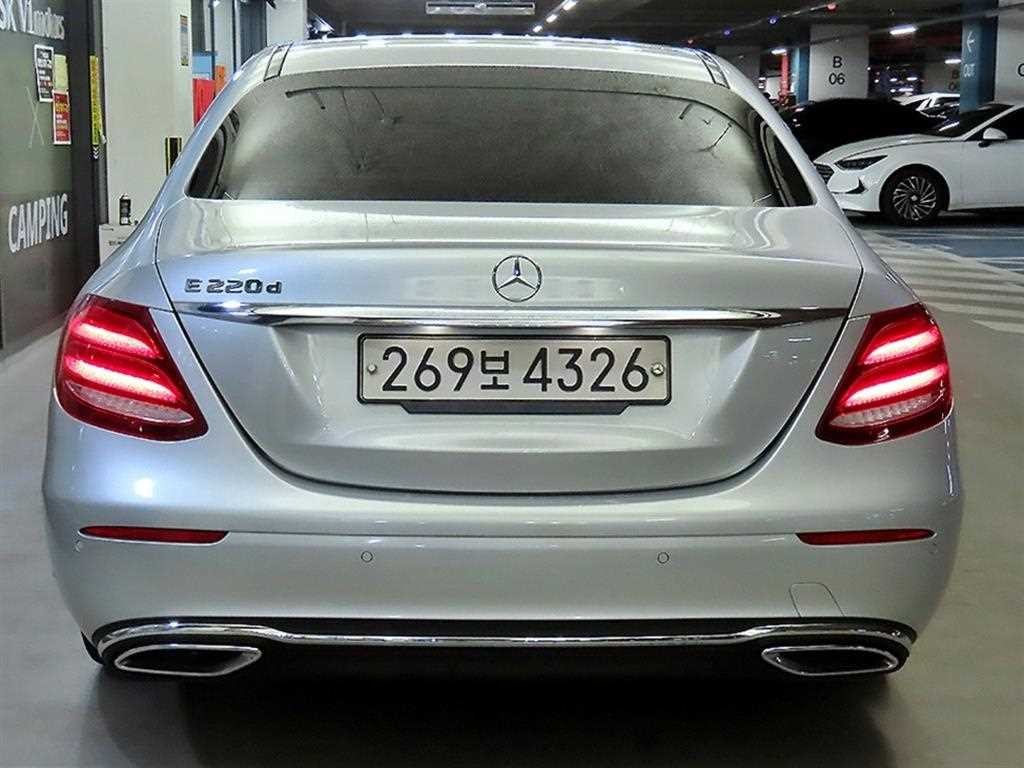 벤츠 E 클래스 E-클래스 W213 E220d 익스클루시브 이미지 5