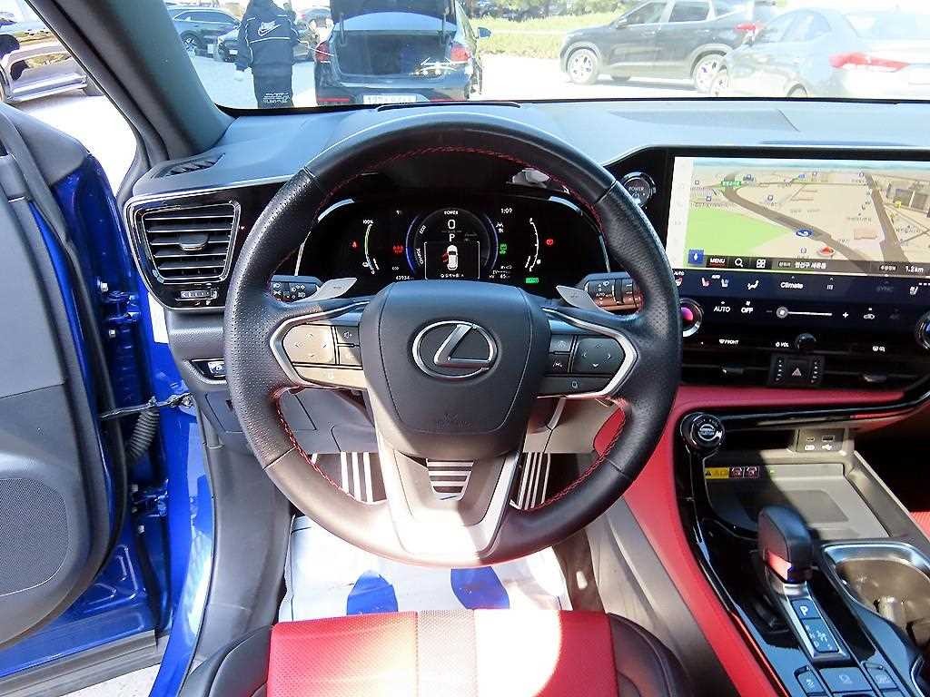 렉서스 NX NX 450h+ F 스포츠 이미지 8
