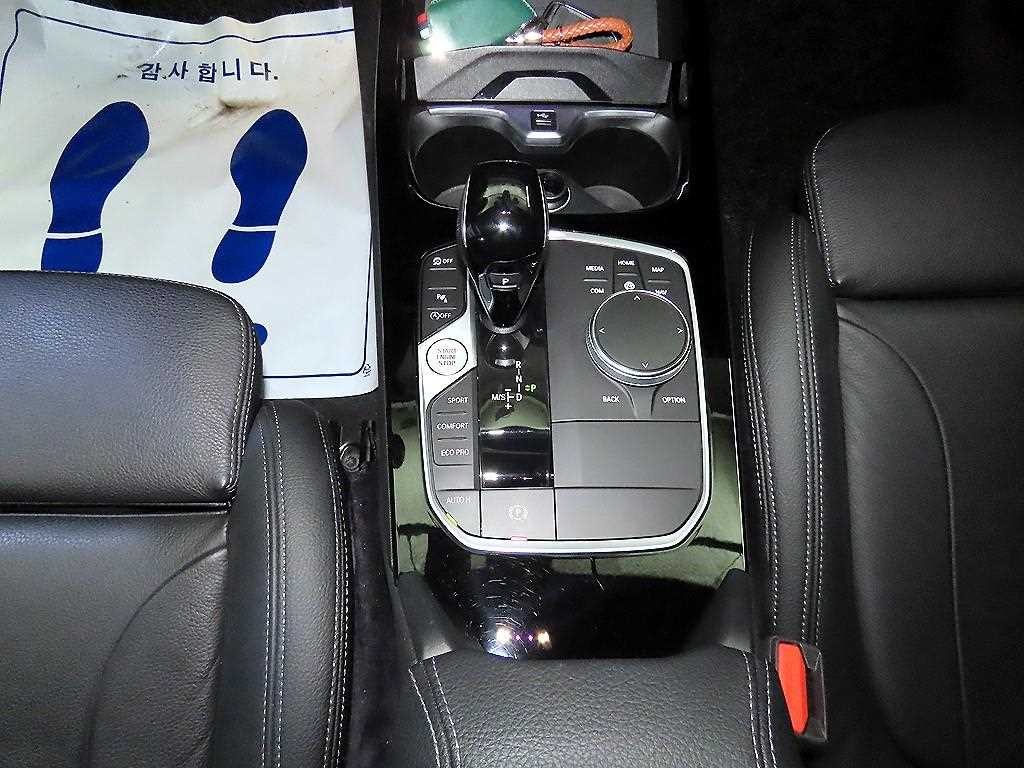 BMW 1시리즈 1시리즈 (F40) 120i M 스포츠 이미지 12
