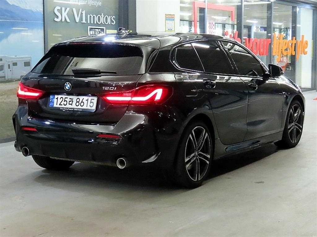 BMW 1시리즈 1시리즈 (F40) 120i M 스포츠 이미지 4