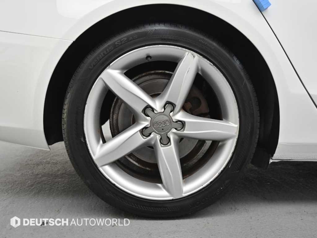 아우디 A4 뉴 A4 2.0 TFSI 콰트로 이미지 5