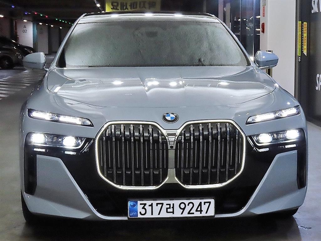 BMW 7시리즈 7시리즈 (G70) 740i sDrive M 스포츠 이미지 2