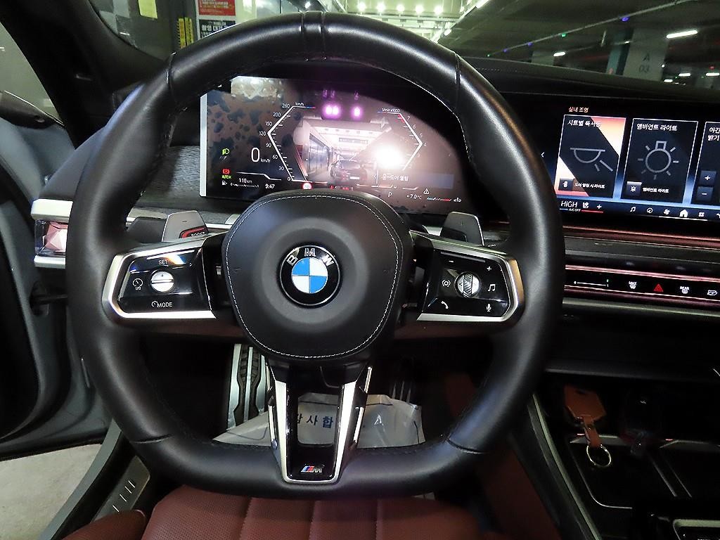 BMW 7시리즈 7시리즈 (G70) 740i sDrive M 스포츠 이미지 8