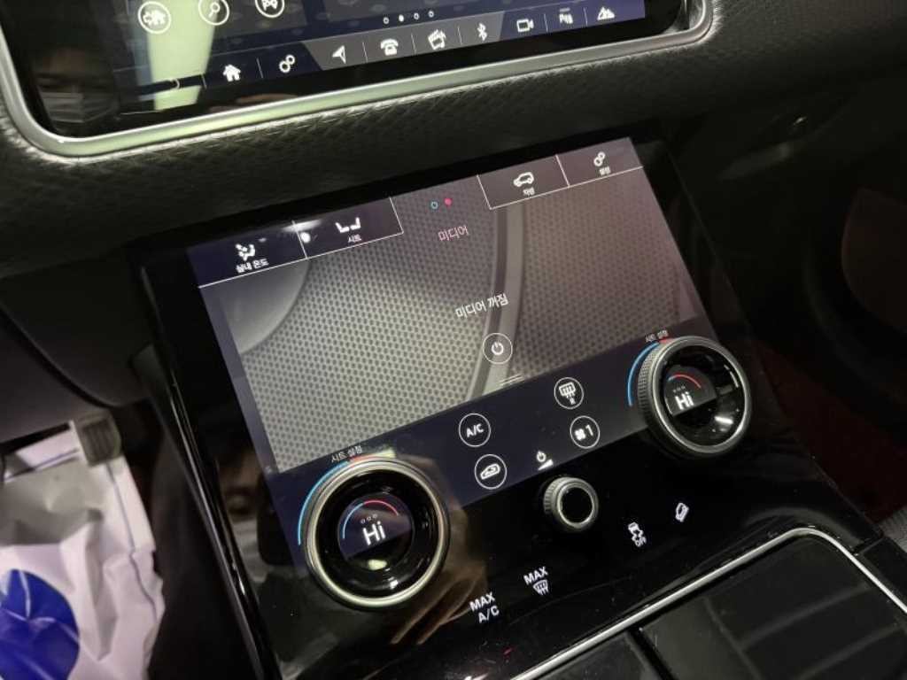 랜드로버 레인지로버 벨라 2.0 D240 R-다이나믹 SE 이미지 12