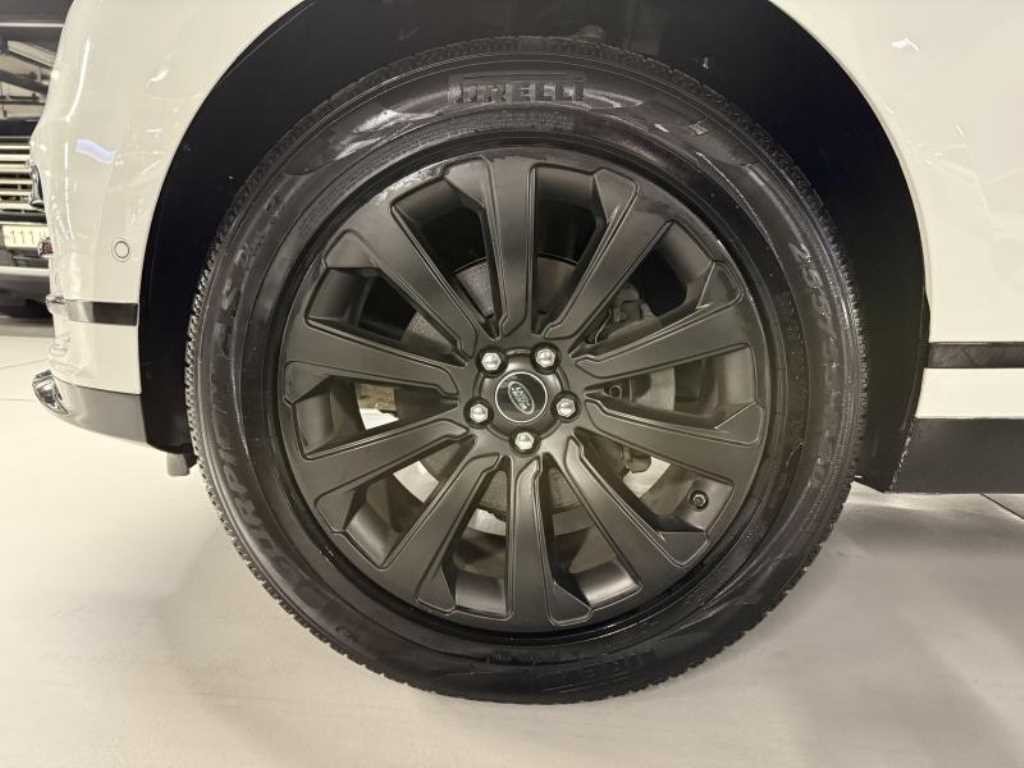 랜드로버 레인지로버 벨라 2.0 D240 R-다이나믹 SE 이미지 20