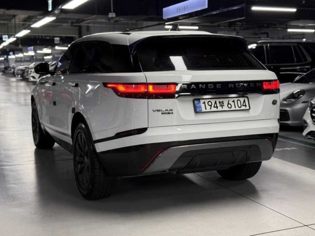 랜드로버 레인지로버 벨라 2.0 D240 R-다이나믹 SE 이미지 3