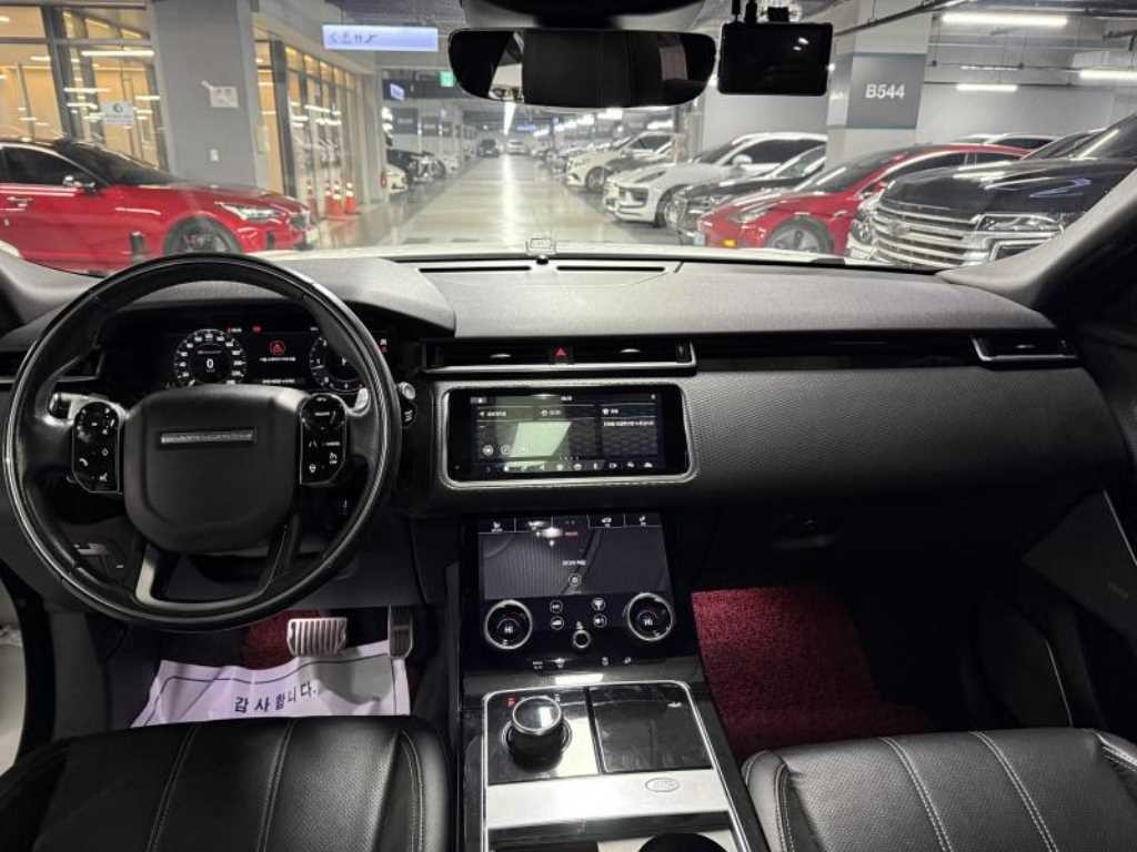 랜드로버 레인지로버 벨라 2.0 D240 R-다이나믹 SE 이미지 6