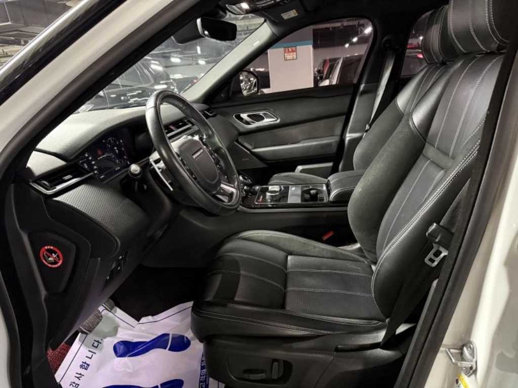 랜드로버 레인지로버 벨라 2.0 D240 R-다이나믹 SE 이미지 8