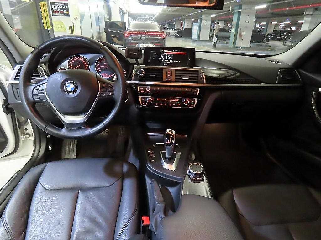 BMW 3시리즈 3시리즈 (F30) 320i 럭셔리 이미지 10