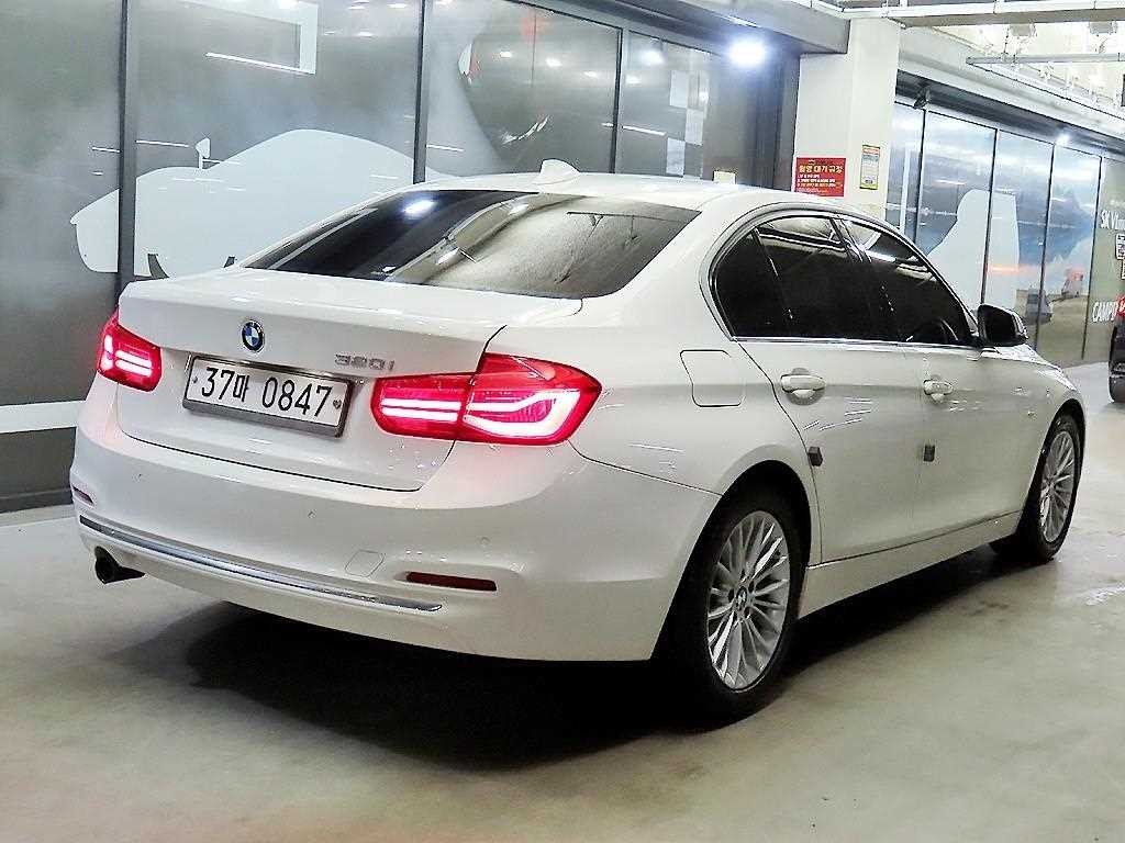 BMW 3시리즈 3시리즈 (F30) 320i 럭셔리 이미지 4