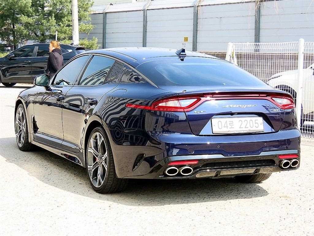 기아 스팅어 가솔린 2.0 터보 2WD 플래티넘 이미지 3