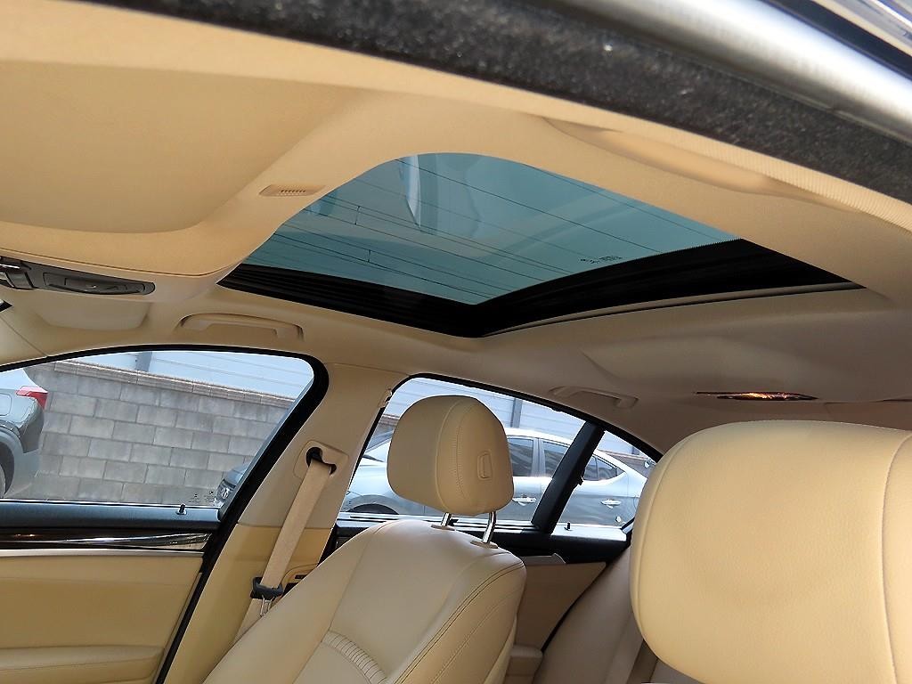 BMW 5시리즈 5시리즈 (F10) 528i xDrive 럭셔리 이미지 17