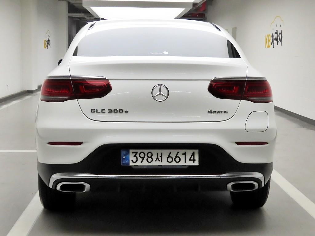 벤츠 GLC 클래스 GLC클래스 X253 GLC 300 e 4MATIC 쿠페 이미지 3
