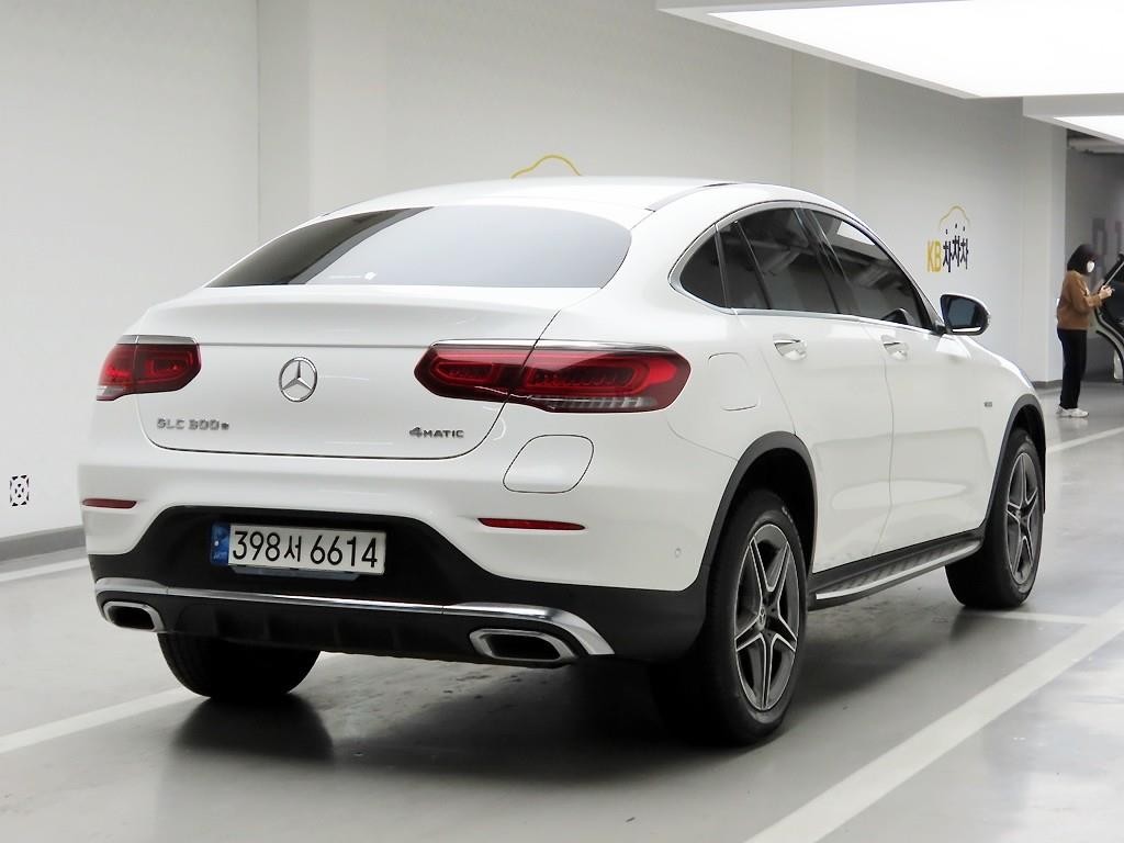 벤츠 GLC 클래스 GLC클래스 X253 GLC 300 e 4MATIC 쿠페 이미지 4