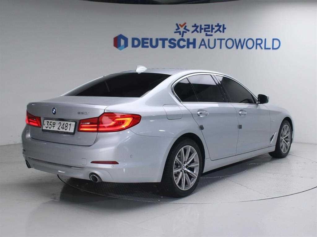 BMW 5시리즈 5시리즈 (G30) 520i 럭셔리 이미지 2