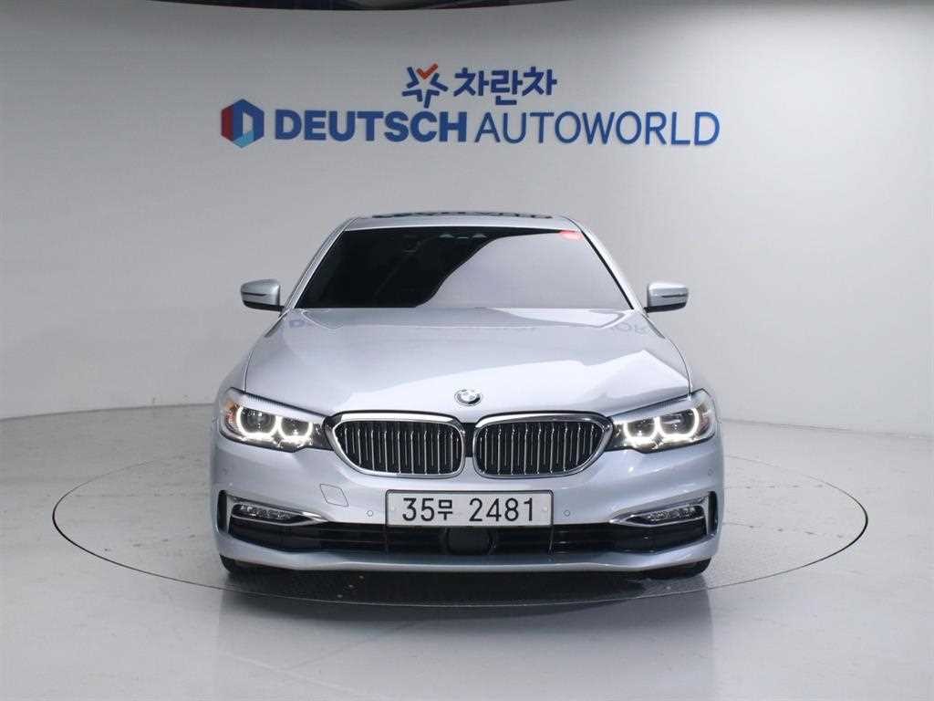 BMW 5시리즈 5시리즈 (G30) 520i 럭셔리 이미지 3