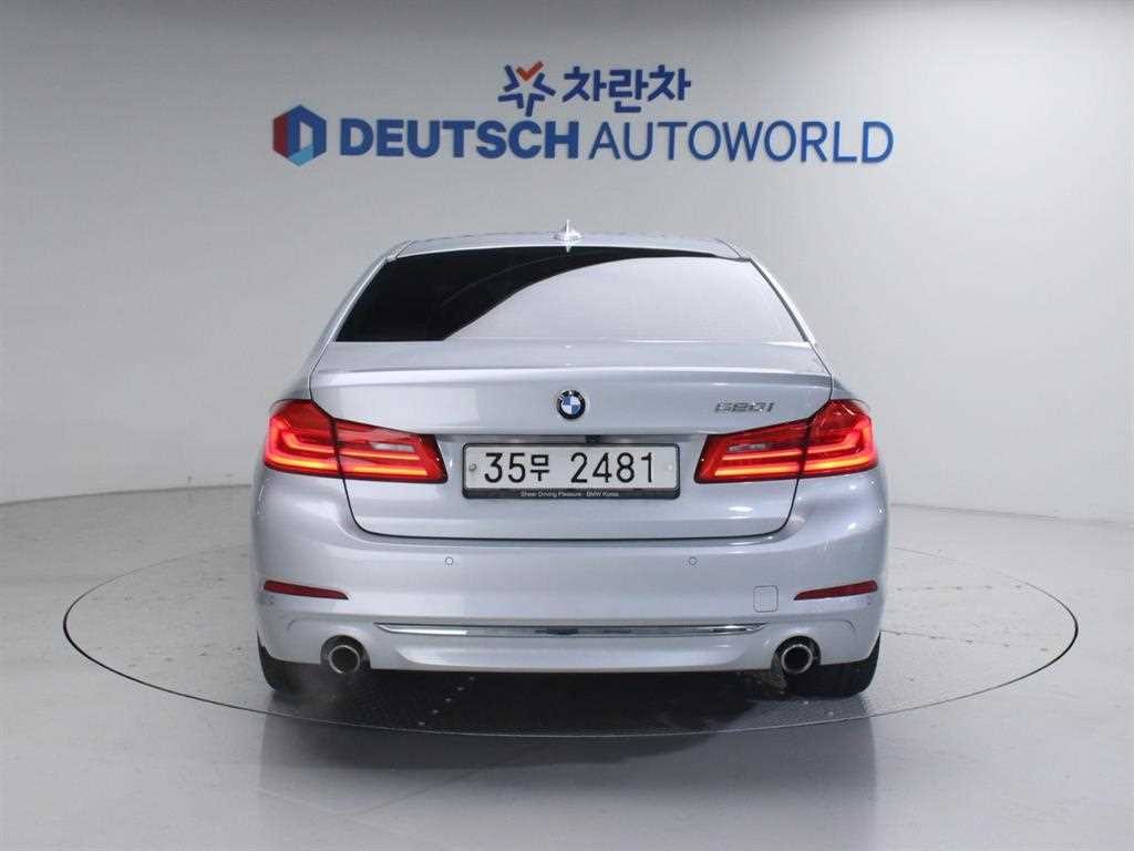 BMW 5시리즈 5시리즈 (G30) 520i 럭셔리 이미지 4