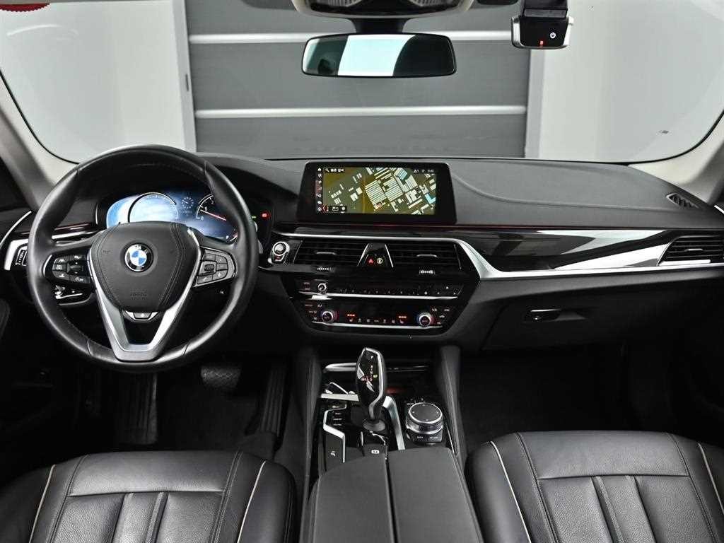 BMW 5시리즈 5시리즈 (G30) 520i 럭셔리 이미지 7