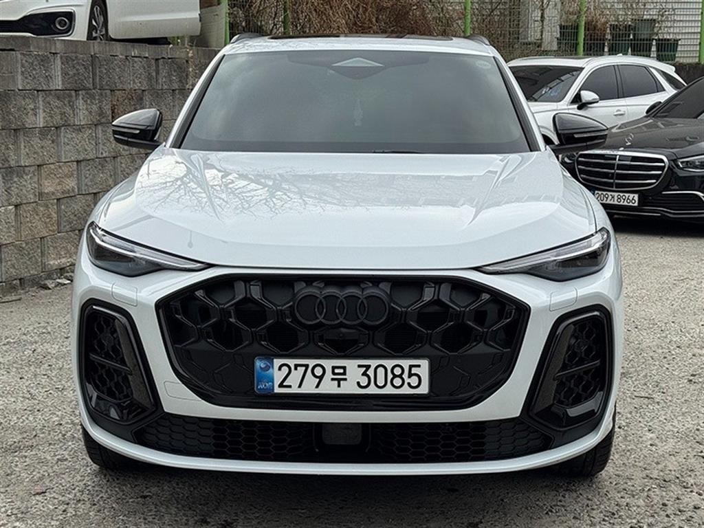 아우디 Q5 Q5 (80A) 40 TDI 콰트로 S-라인 블랙 에디션 이미지 1