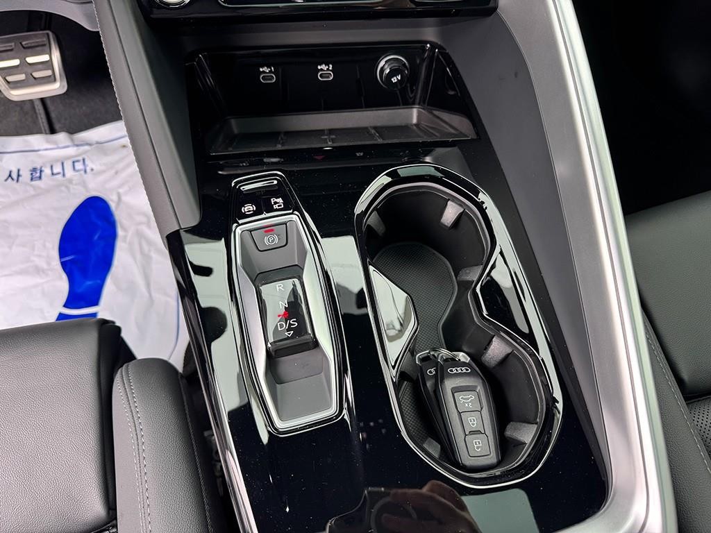 아우디 Q5 Q5 (80A) 40 TDI 콰트로 S-라인 블랙 에디션 이미지 11