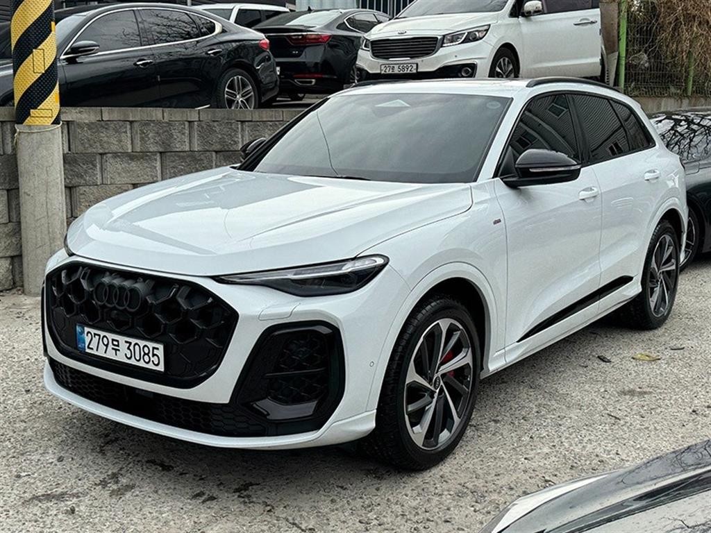 아우디 Q5 Q5 (80A) 40 TDI 콰트로 S-라인 블랙 에디션 이미지 2