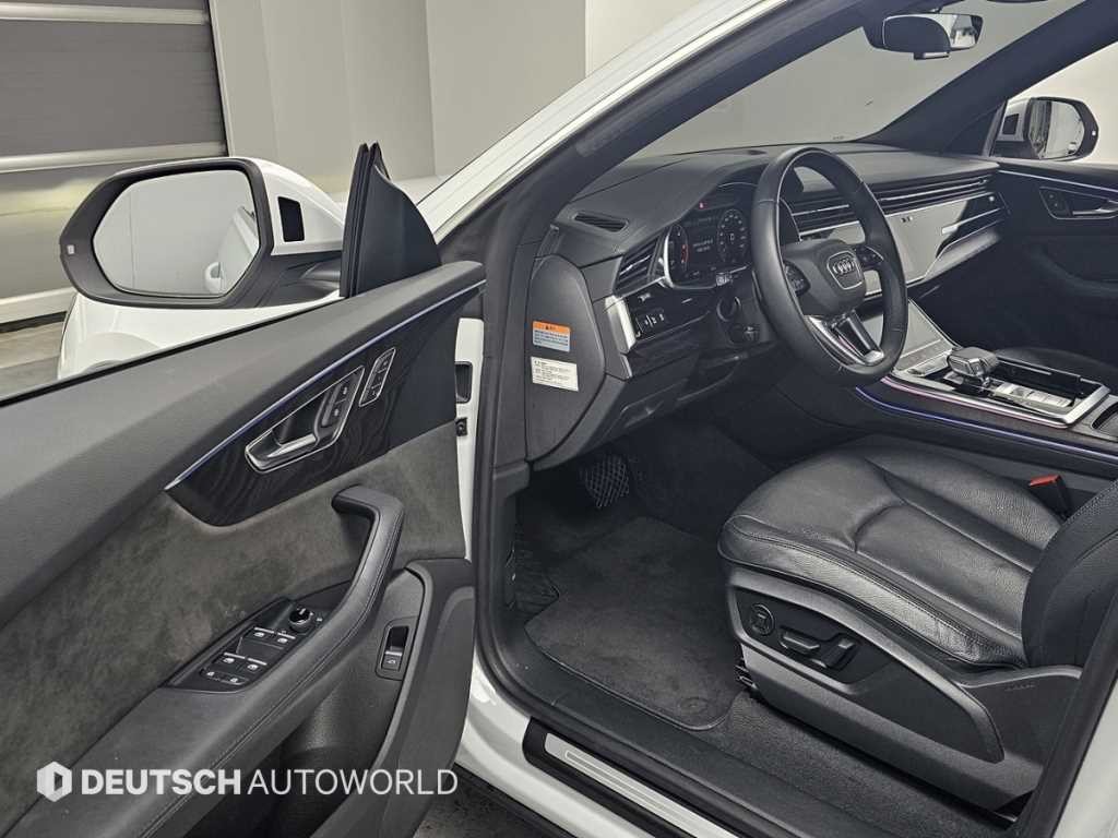 아우디 Q8 45 TDI 콰트로 프리미엄 이미지 11