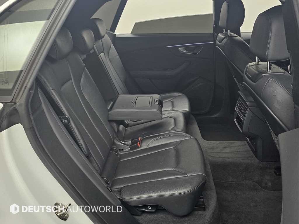 아우디 Q8 45 TDI 콰트로 프리미엄 이미지 12