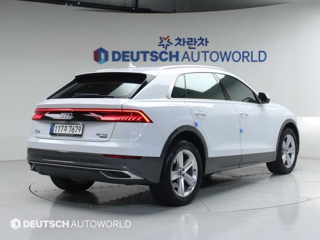 아우디 Q8 45 TDI 콰트로 프리미엄 이미지 2