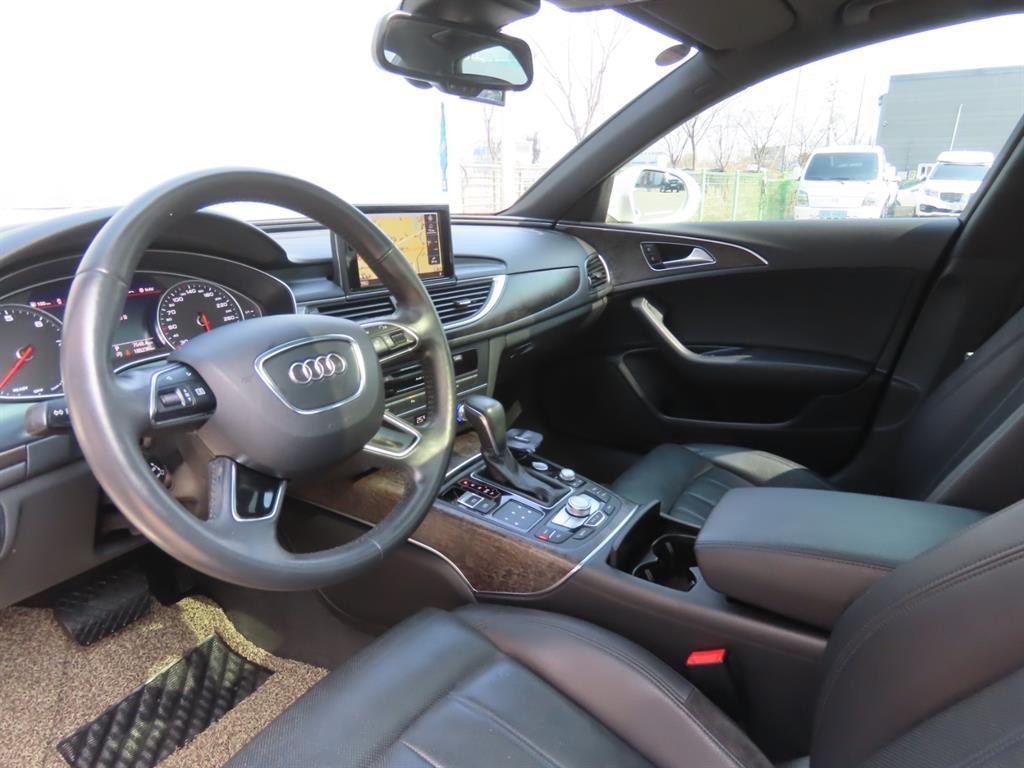 아우디 A6 뉴A6 40 TFSI 프리미엄 이미지 16