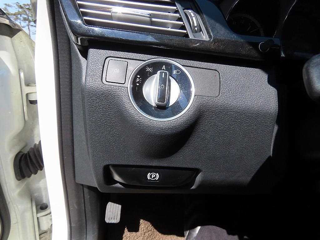 벤츠 E 클래스 E-클래스 W212 E200 CGI 아방가르드 이미지 12