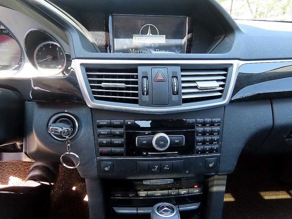 벤츠 E 클래스 E-클래스 W212 E200 CGI 아방가르드 이미지 13