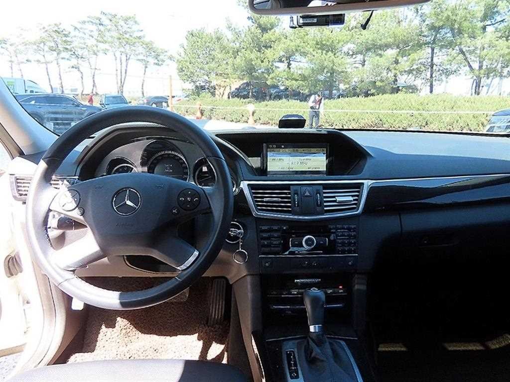 벤츠 E 클래스 E-클래스 W212 E200 CGI 아방가르드 이미지 7