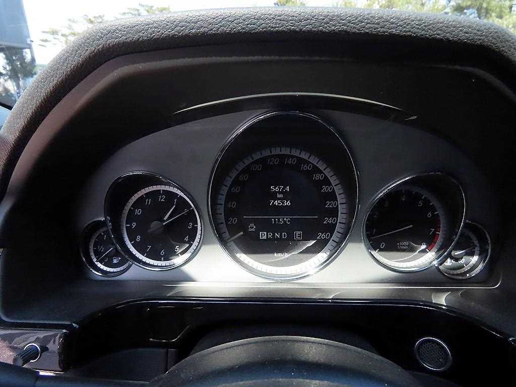 벤츠 E 클래스 E-클래스 W212 E200 CGI 아방가르드 이미지 9