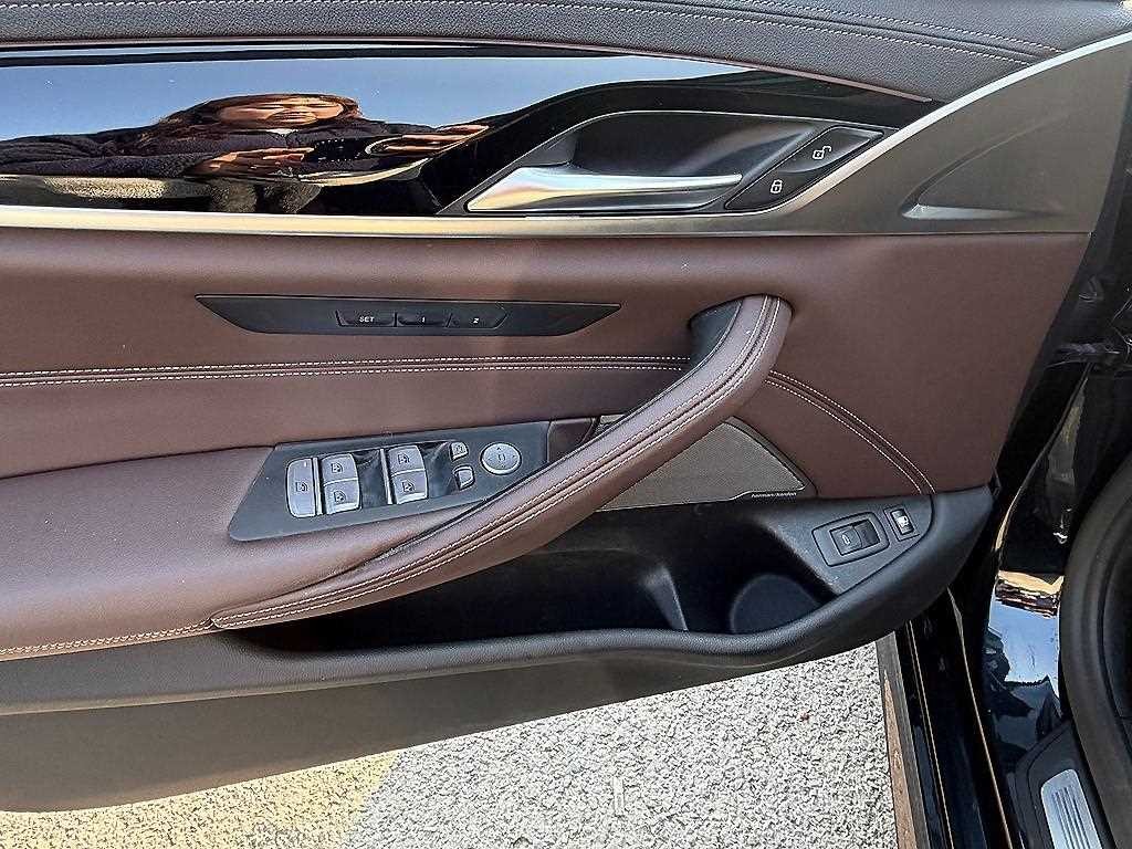 BMW 5시리즈 5시리즈 (G30) 530e M 스포츠 이미지 12