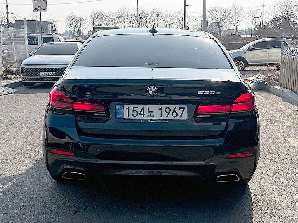 BMW 5시리즈 5시리즈 (G30) 530e M 스포츠 이미지 3