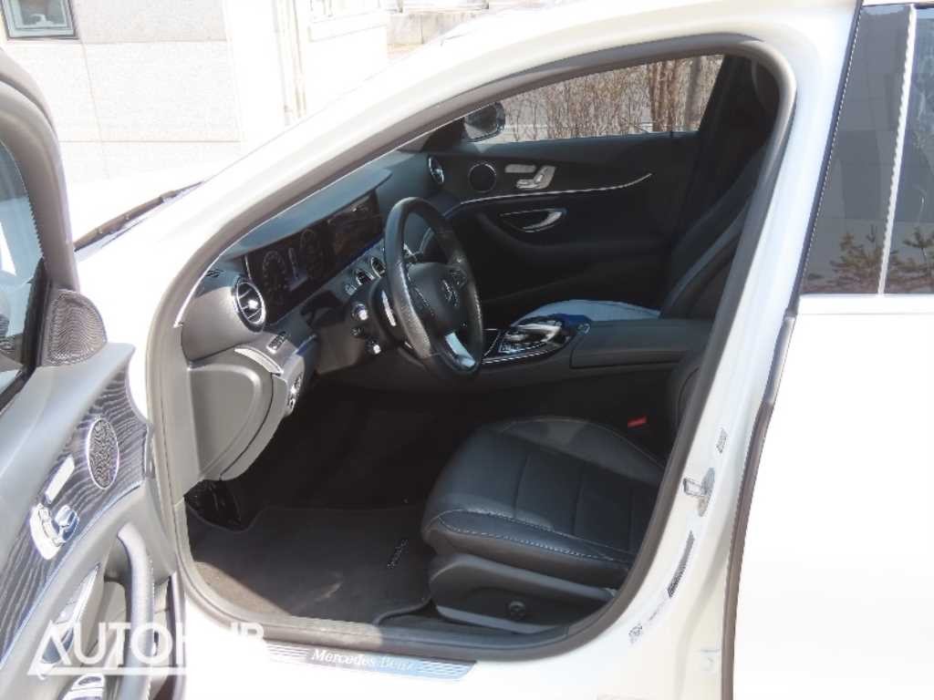 벤츠 E 클래스 E-클래스 W213 E300 4MATIC 아방가르드 이미지 13