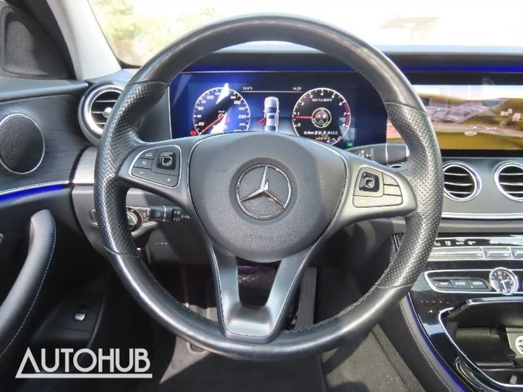 벤츠 E 클래스 E-클래스 W213 E300 4MATIC 아방가르드 이미지 16