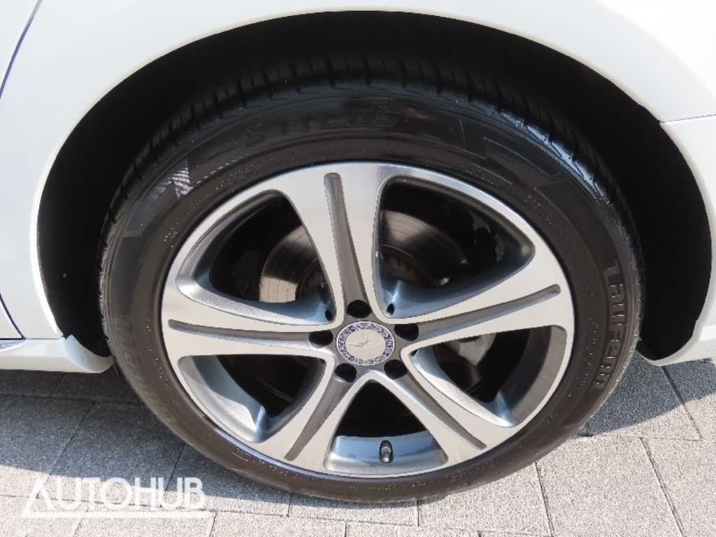 벤츠 E 클래스 E-클래스 W213 E300 4MATIC 아방가르드 이미지 17