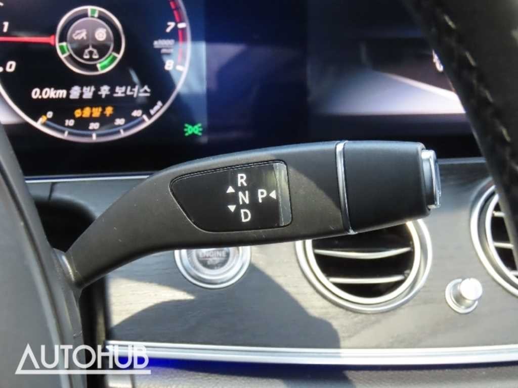 벤츠 E 클래스 E-클래스 W213 E300 4MATIC 아방가르드 이미지 7