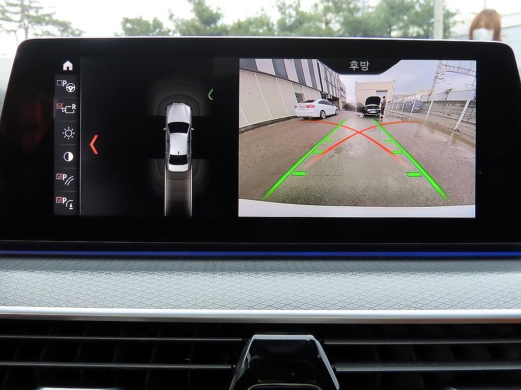 BMW 5시리즈 5시리즈 (G30) 530i xDrive M 스포츠 이미지 14