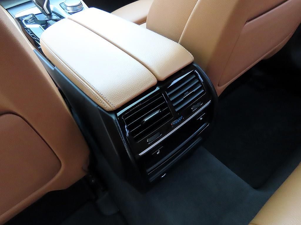 BMW 5시리즈 5시리즈 (G30) 530i xDrive M 스포츠 이미지 16