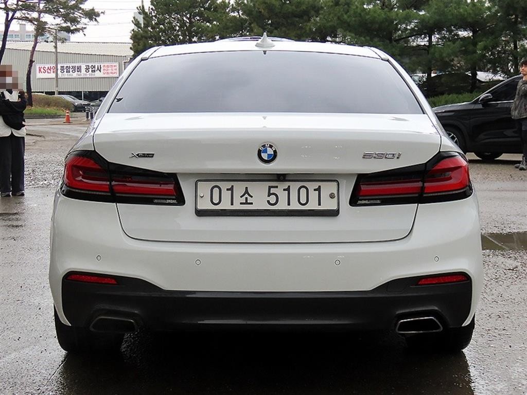 BMW 5시리즈 5시리즈 (G30) 530i xDrive M 스포츠 이미지 4