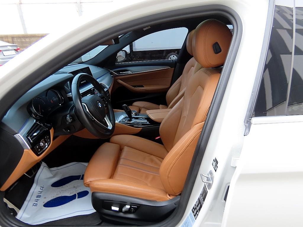 BMW 5시리즈 5시리즈 (G30) 530i xDrive M 스포츠 이미지 5