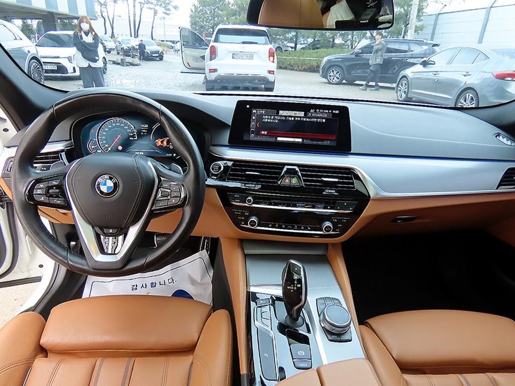 BMW 5시리즈 5시리즈 (G30) 530i xDrive M 스포츠 이미지 7