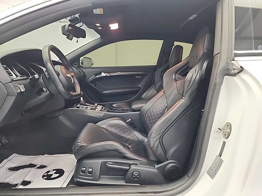 아우디 RS5 4.2 FSI 콰트로 이미지 11