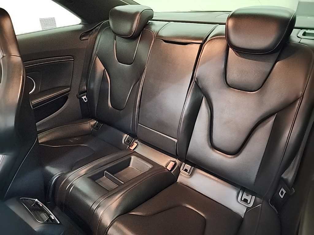 아우디 RS5 4.2 FSI 콰트로 이미지 12