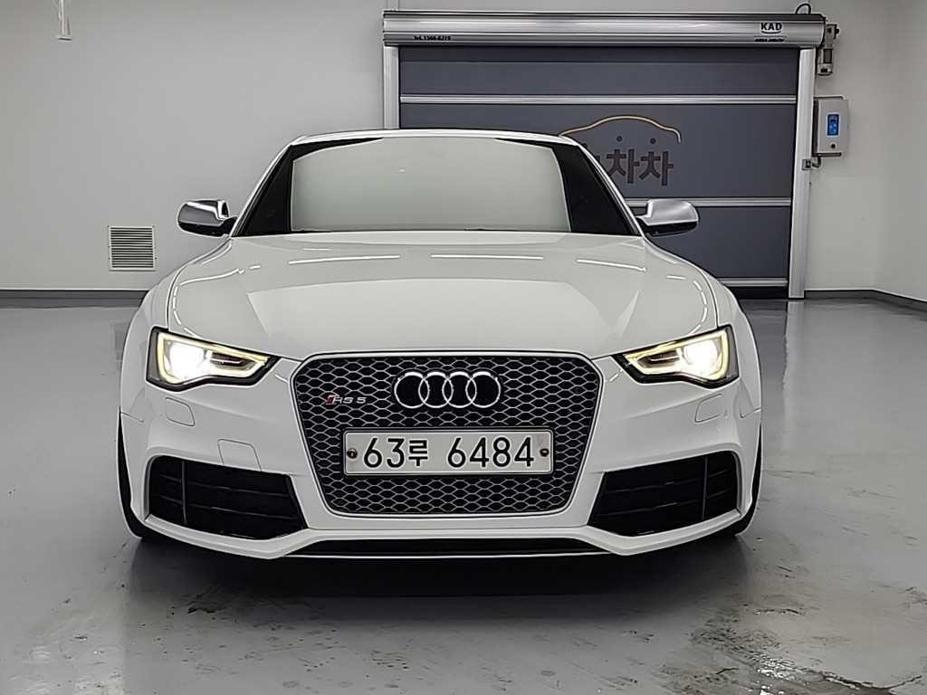 아우디 RS5 4.2 FSI 콰트로 이미지 2