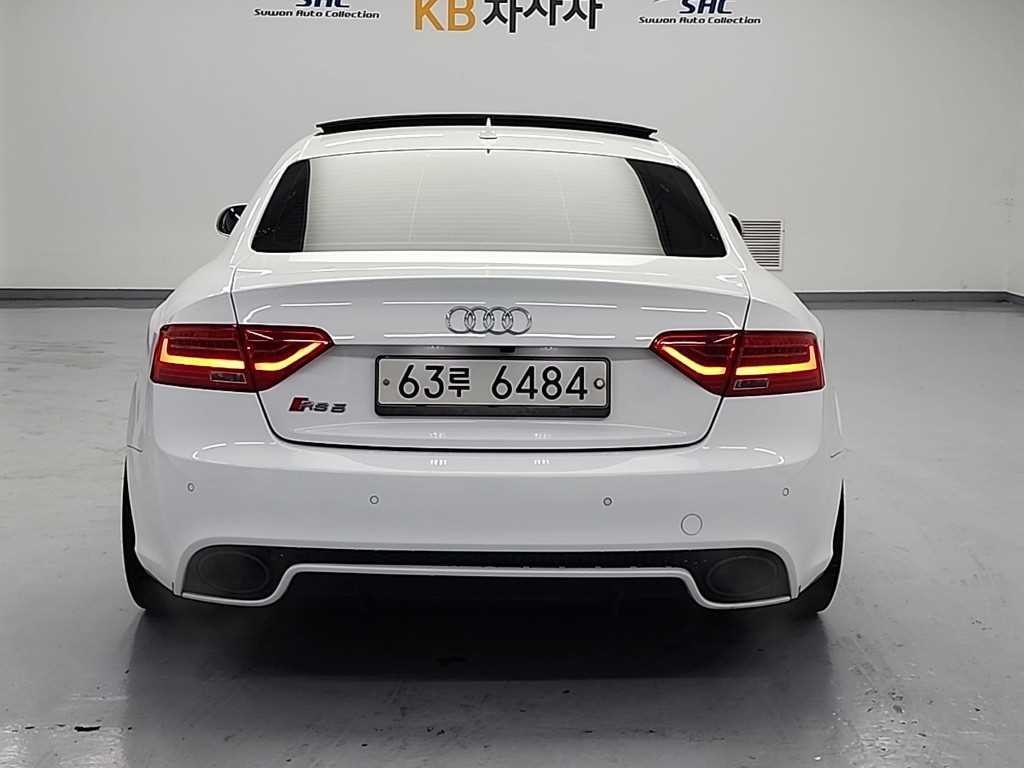 아우디 RS5 4.2 FSI 콰트로 이미지 3