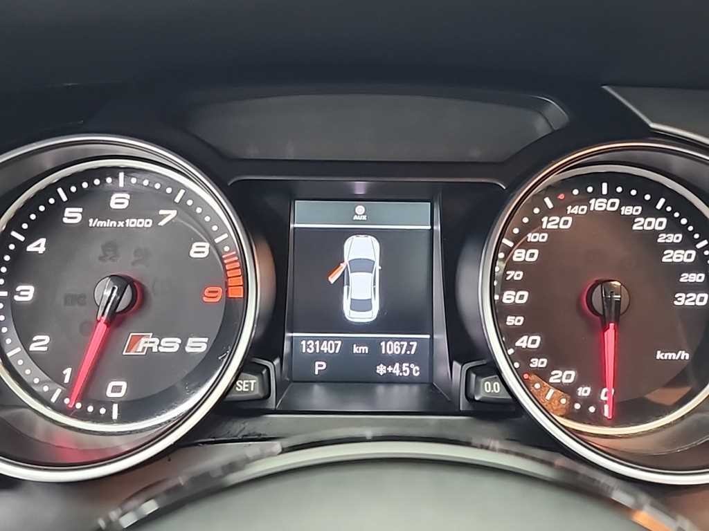 아우디 RS5 4.2 FSI 콰트로 이미지 6